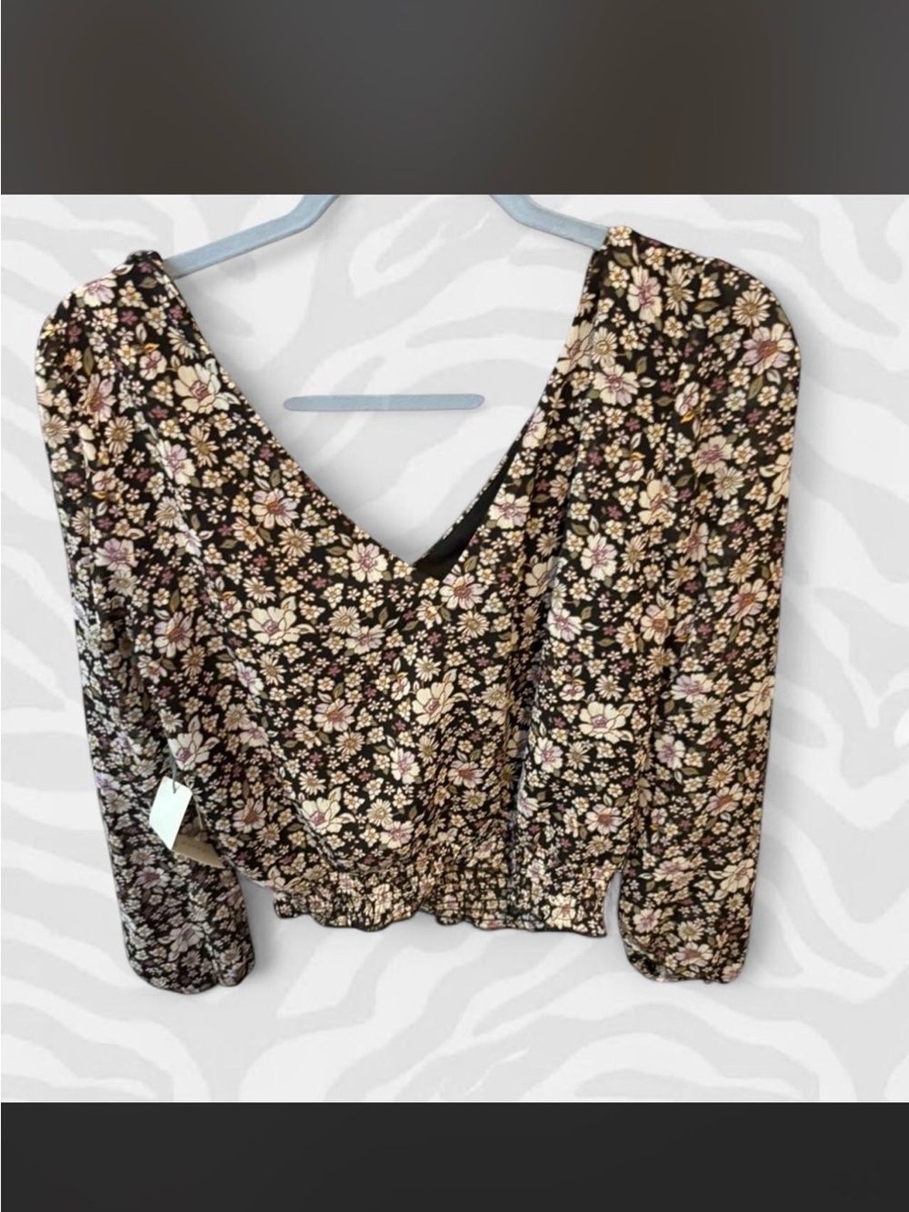 nine britton Black Floral V-Neck Long Sleeve Blouse